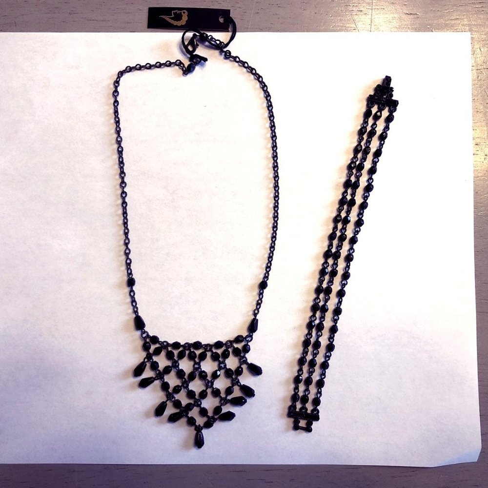 Black onyx necklace and bracelet